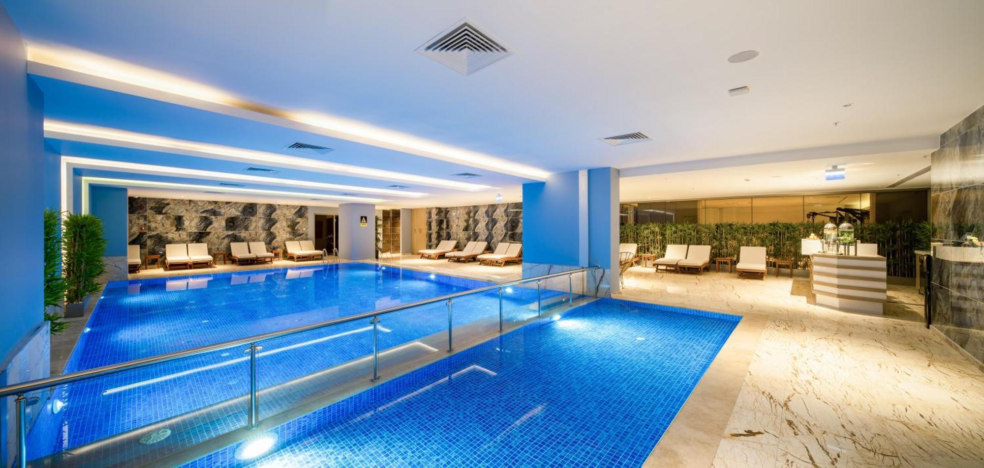Concorde Tower Casino&Convention&Spa Nikosia Exterior foto Indoor pool
