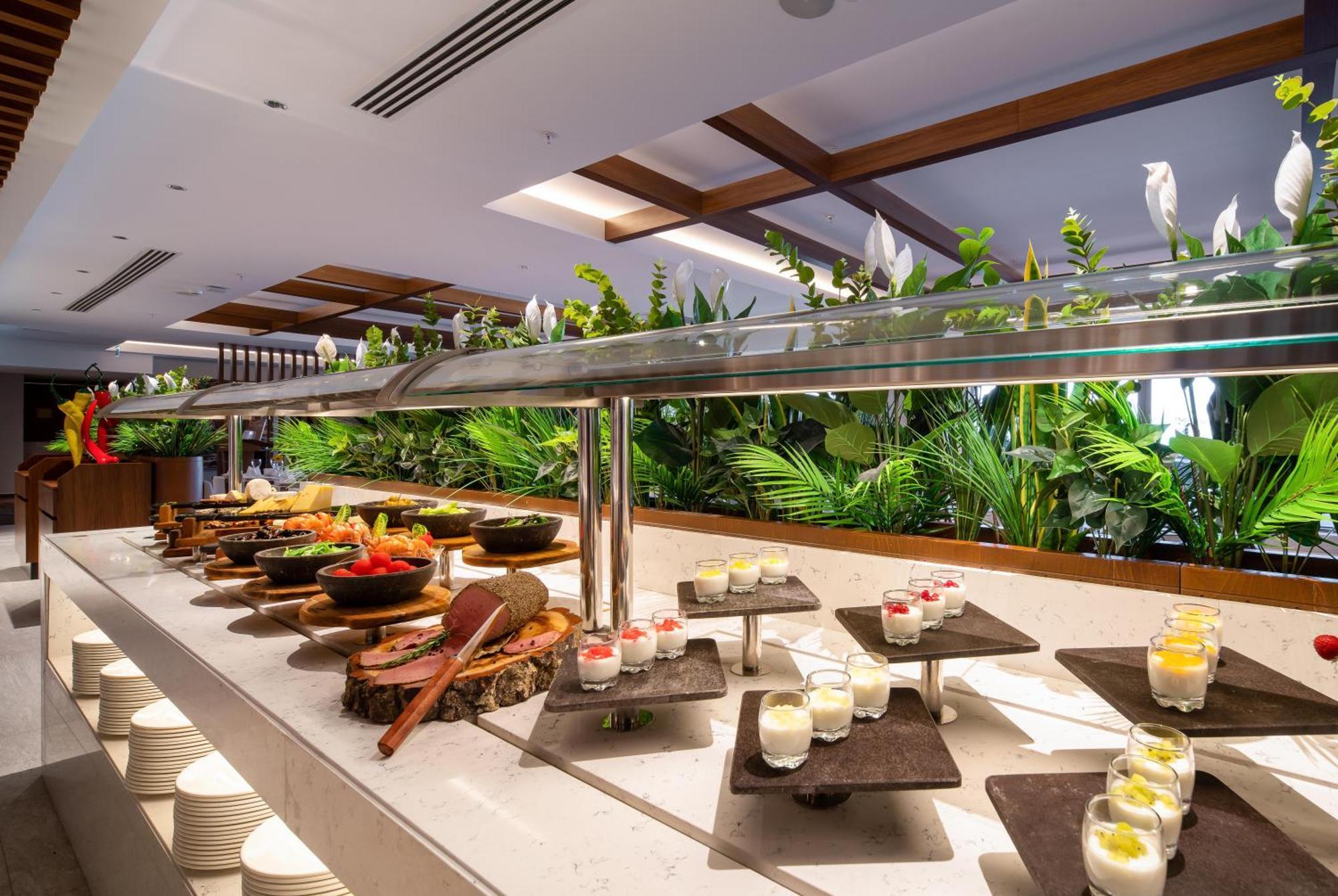 Concorde Tower Casino&Convention&Spa Nikosia Exterior foto A buffet at a hotel
