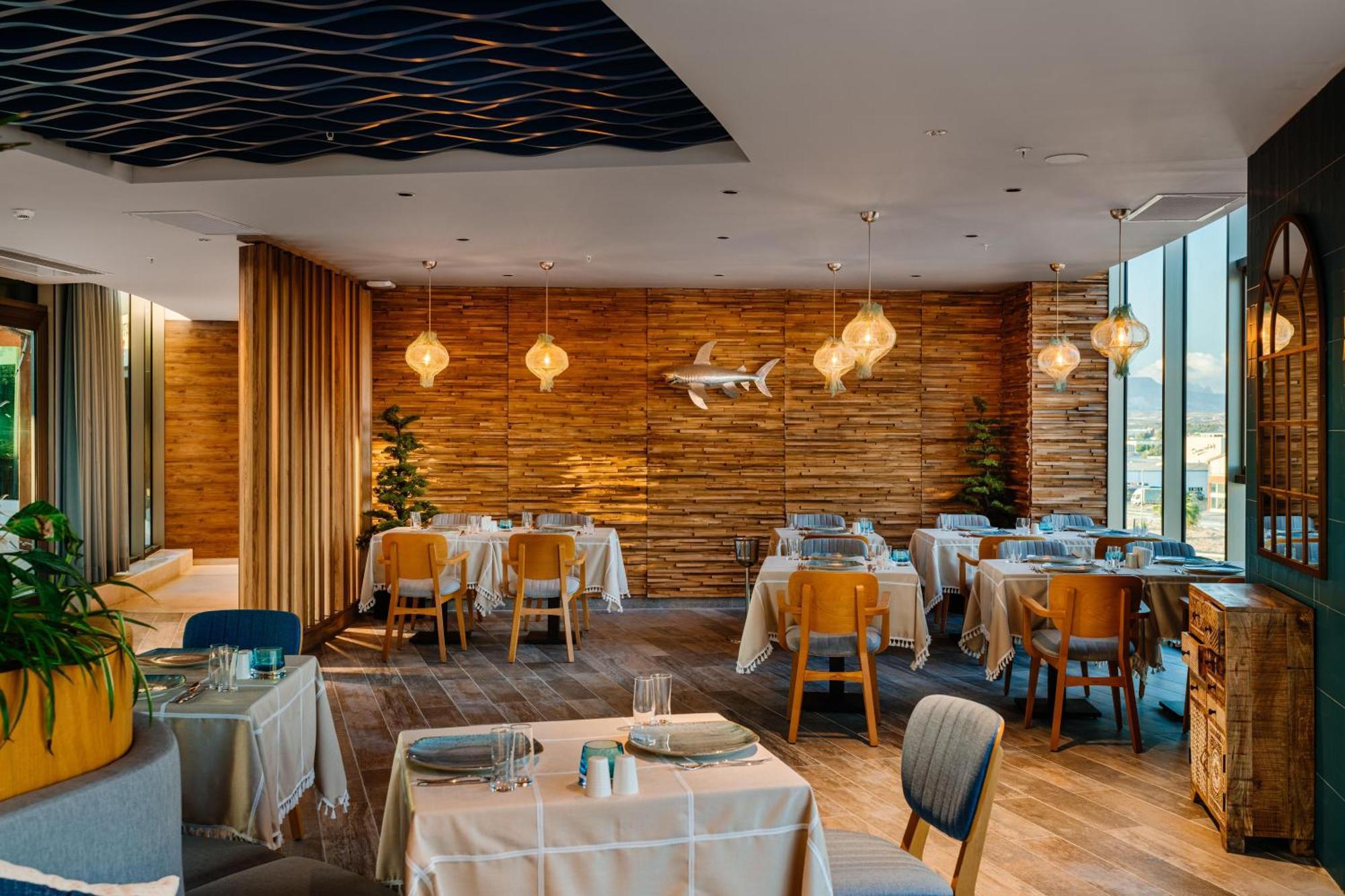 Concorde Tower Casino&Convention&Spa Nikosia Exterior foto Restaurant